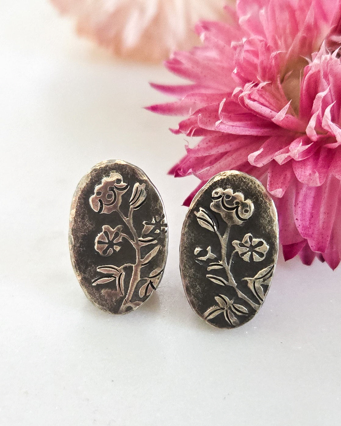 Victoria Post Earring