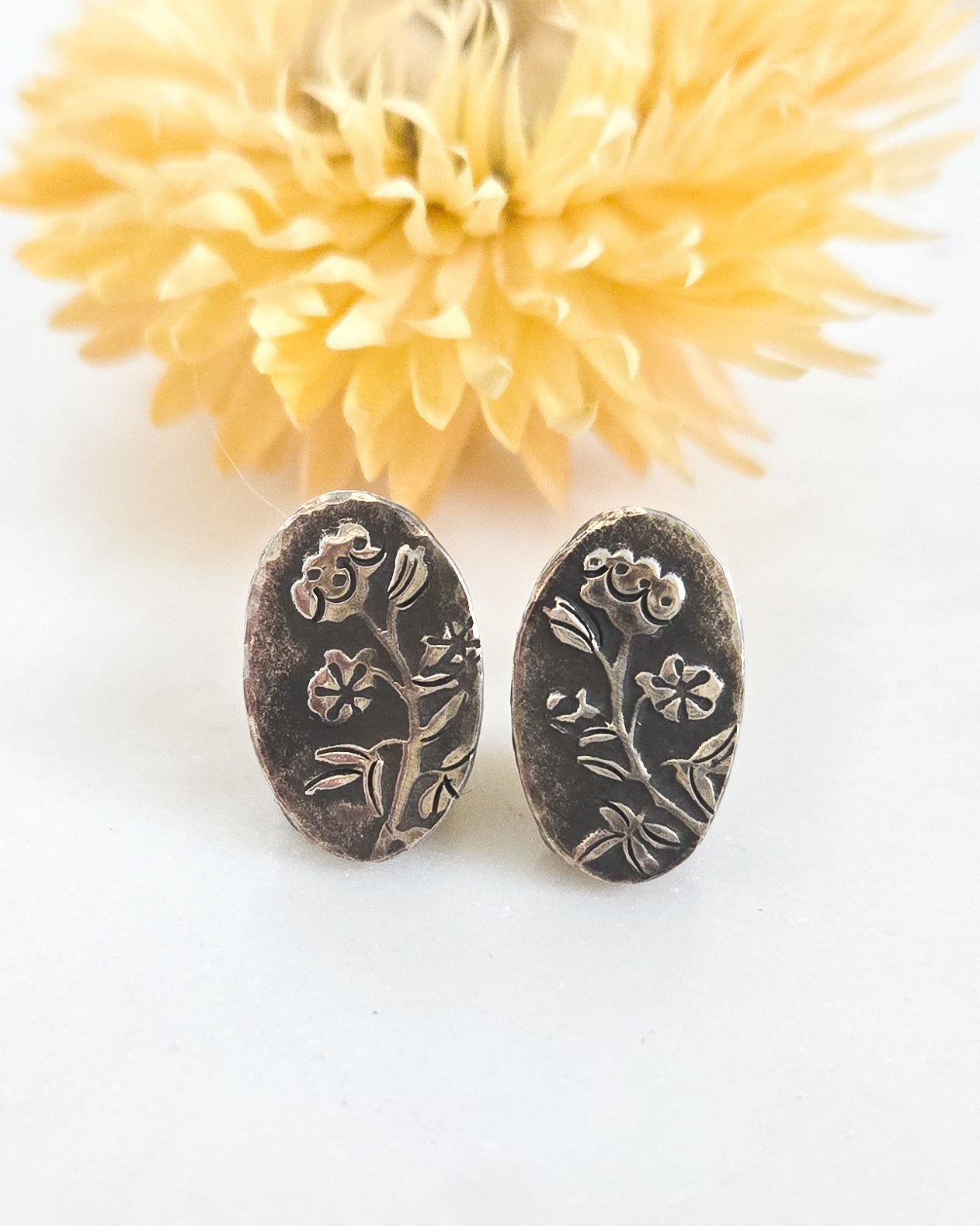 Victoria Post Earring